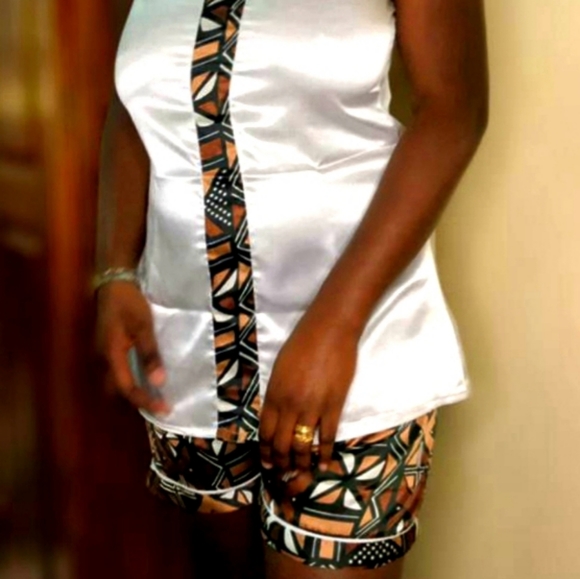 Silk African Print Sleepwear White BLK Brown Size L - Picture 1 of 8